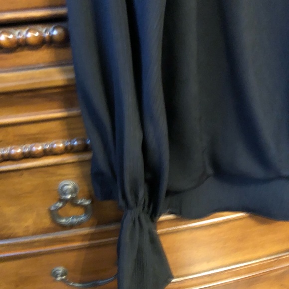 Blouse - Picture 2 of 3